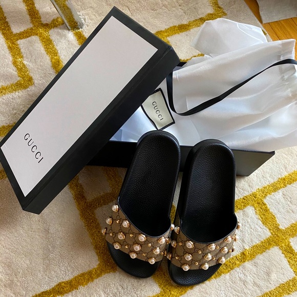 gucci pursuit pearl slides